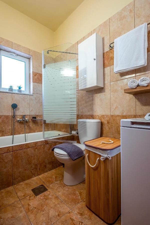 Armeria Apartment Daratsos